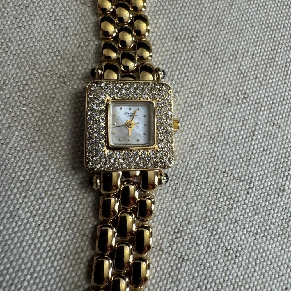 Vintage Suzanne Somers Gold w/Crystal Surrounded Square Face Watch - Picture 4 of 9